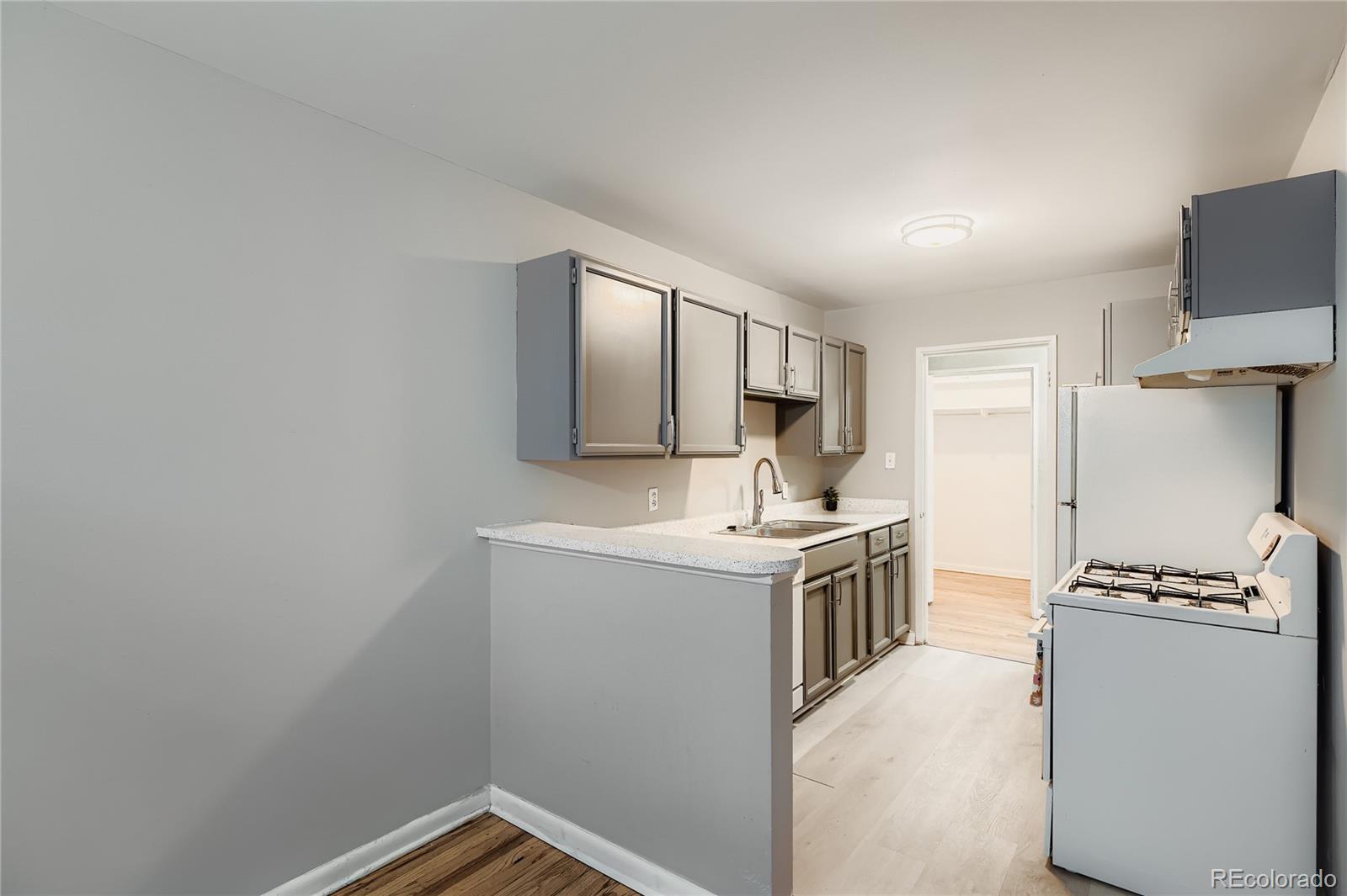 MLS Image #7 for 1375 n williams street 105,denver, Colorado