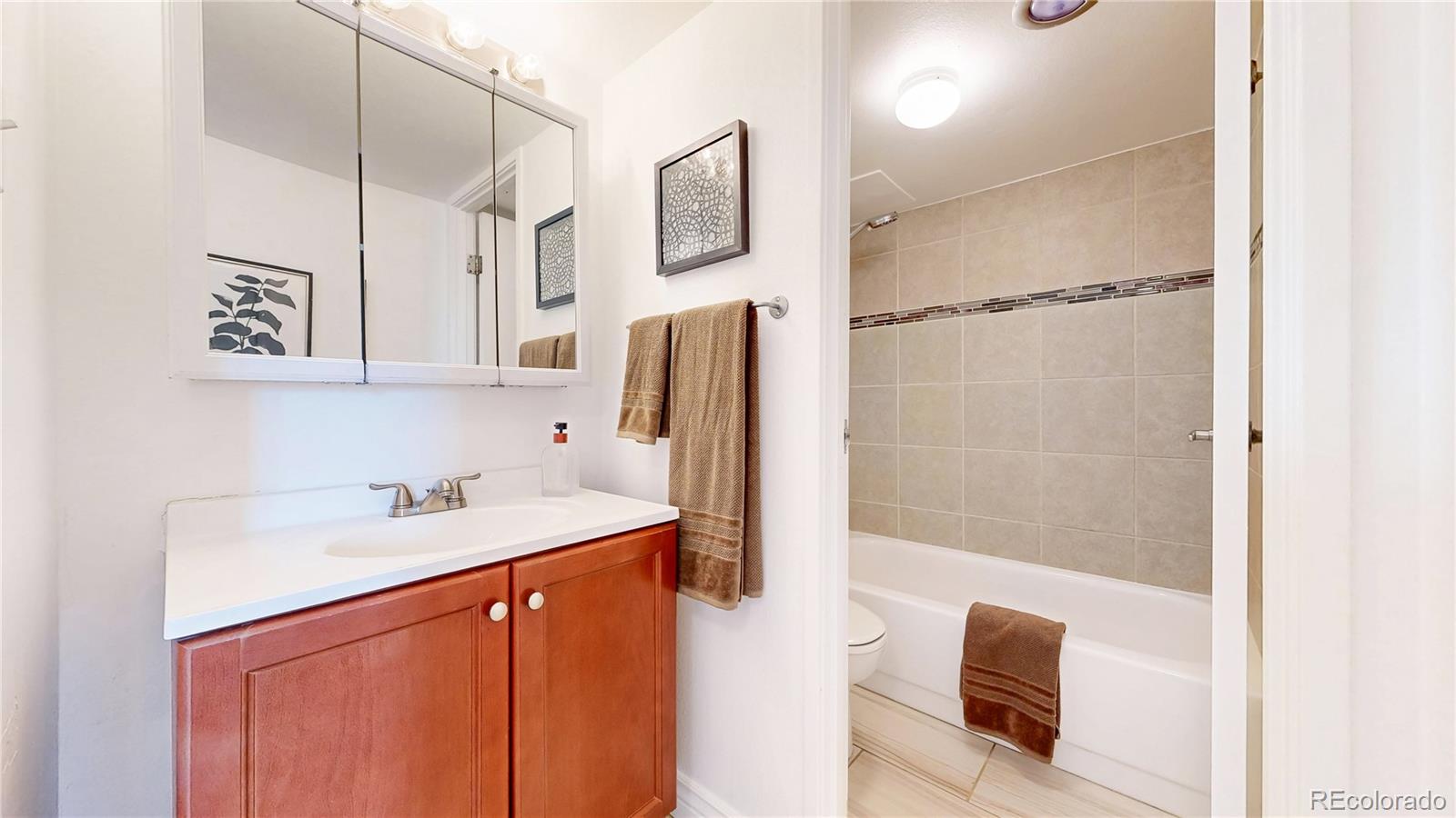 MLS Image #14 for 1433 n williams street 602,denver, Colorado