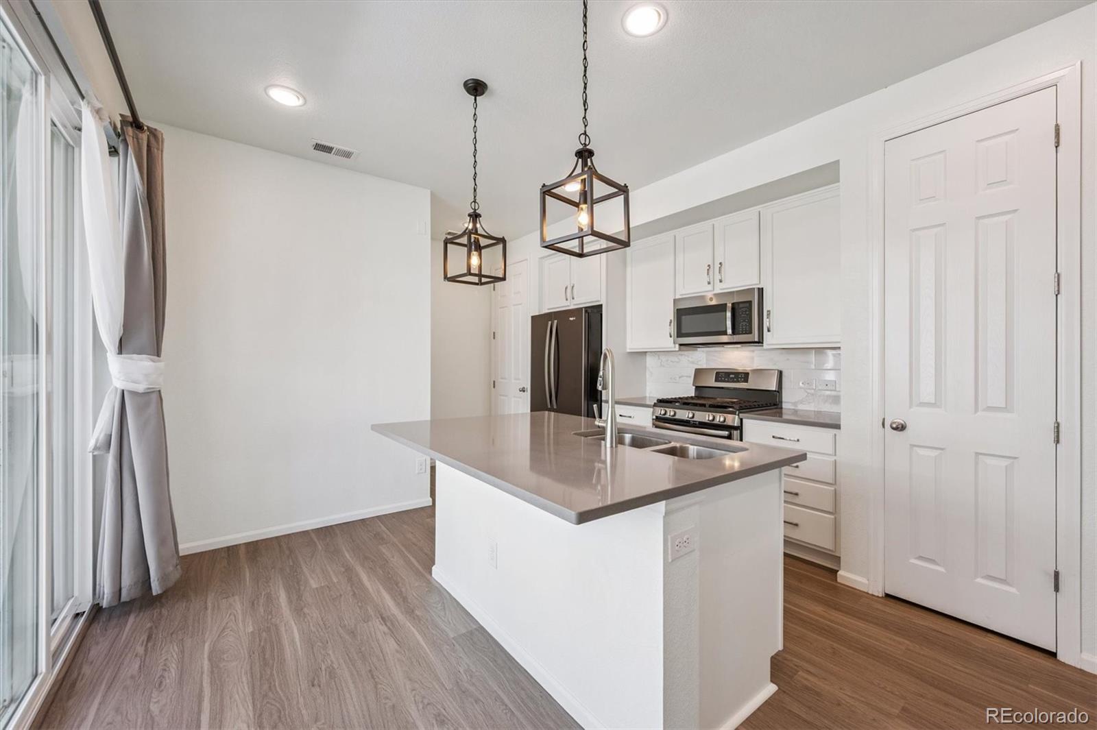 MLS Image #6 for 23627 e 5th place ,aurora, Colorado