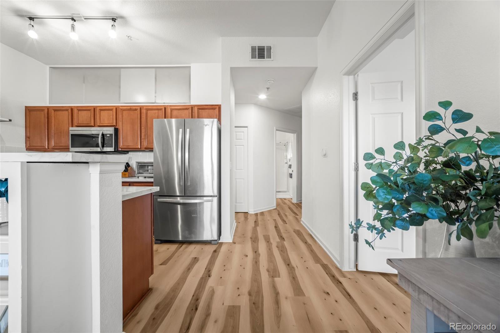 MLS Image #10 for 15475  andrews drive,denver, Colorado