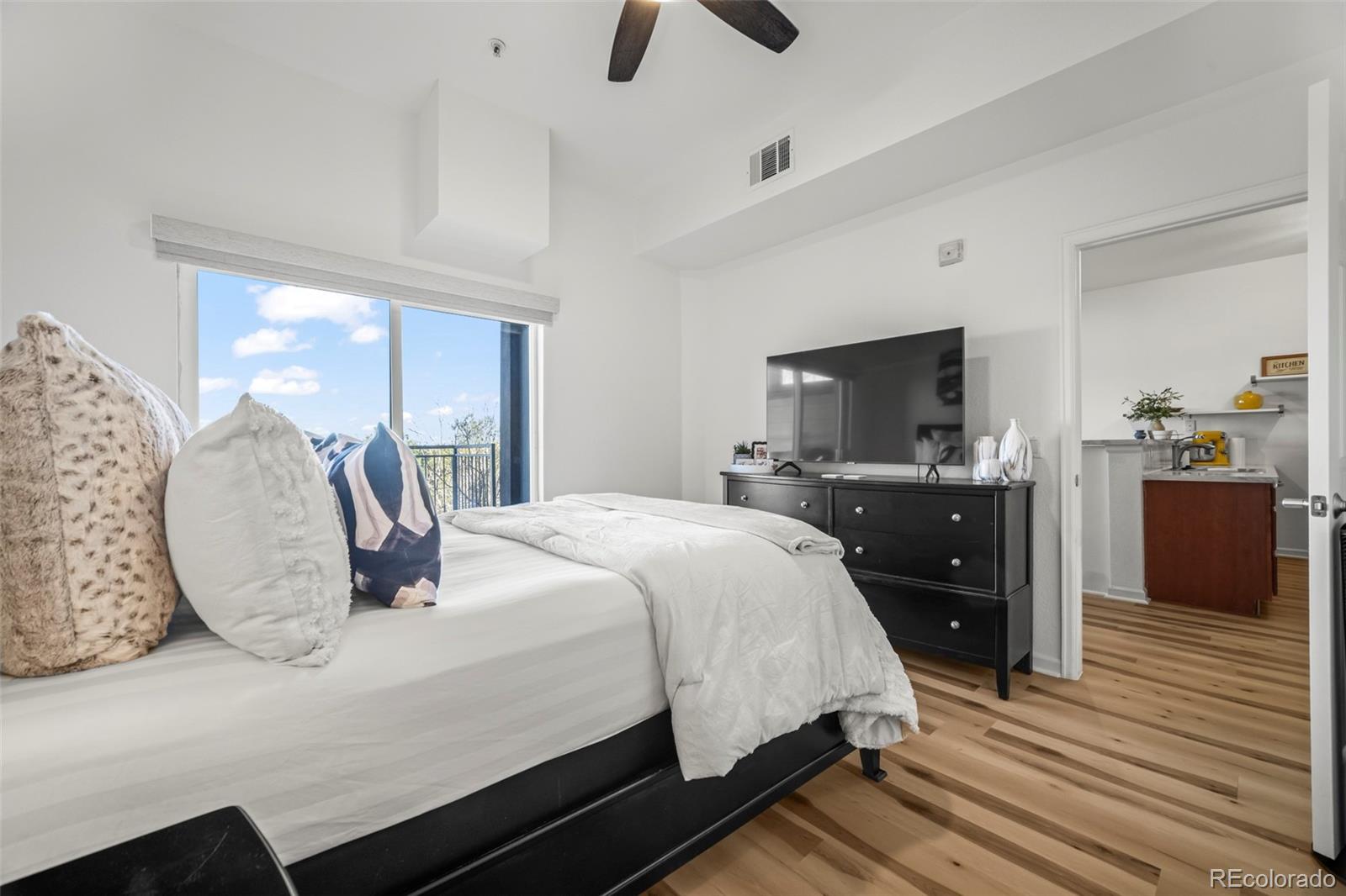 MLS Image #17 for 15475  andrews drive,denver, Colorado