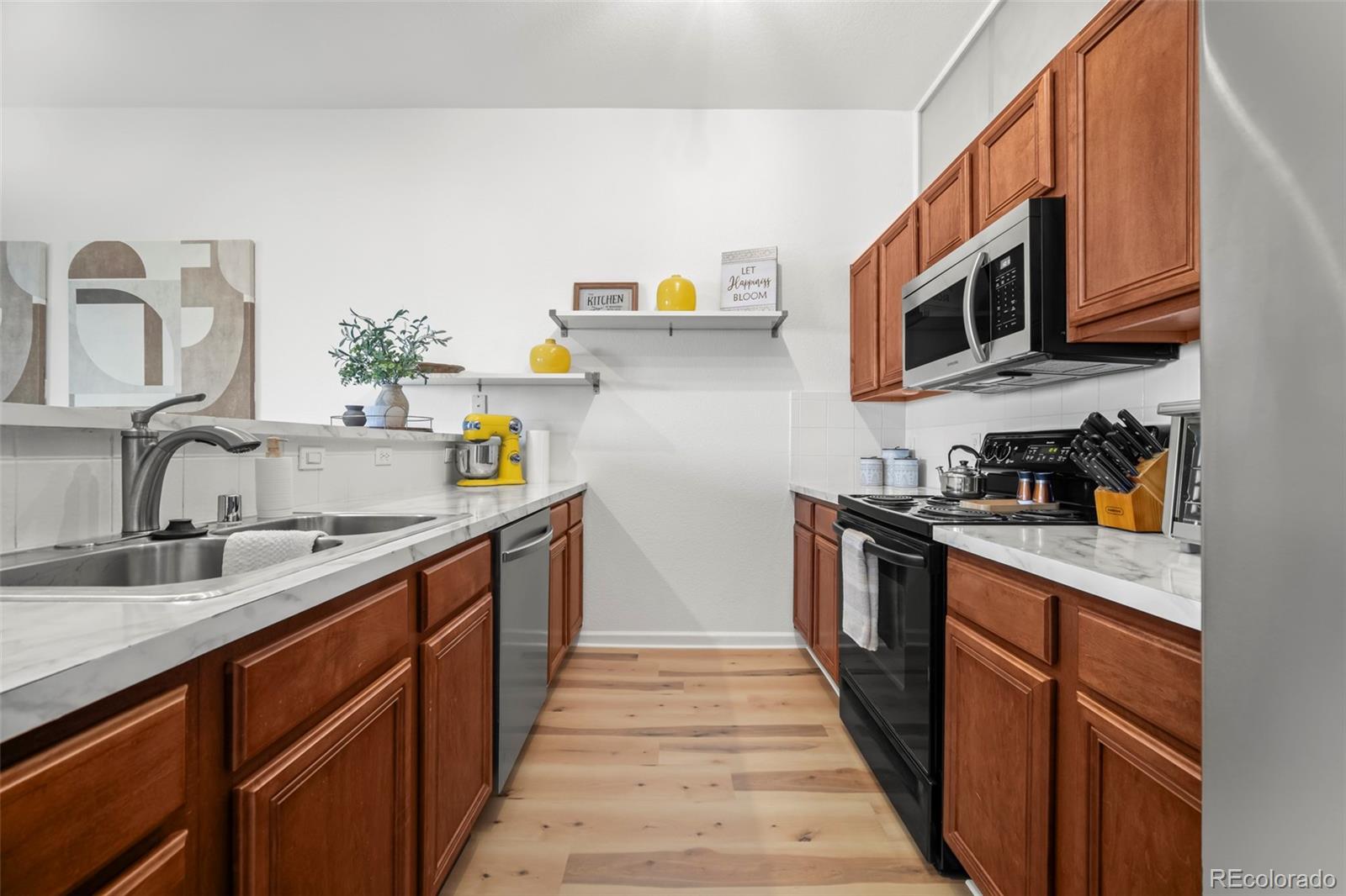 MLS Image #4 for 15475  andrews drive,denver, Colorado