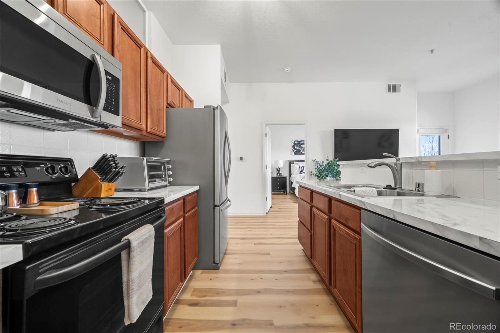 MLS Image #5 for 15475  andrews drive,denver, Colorado