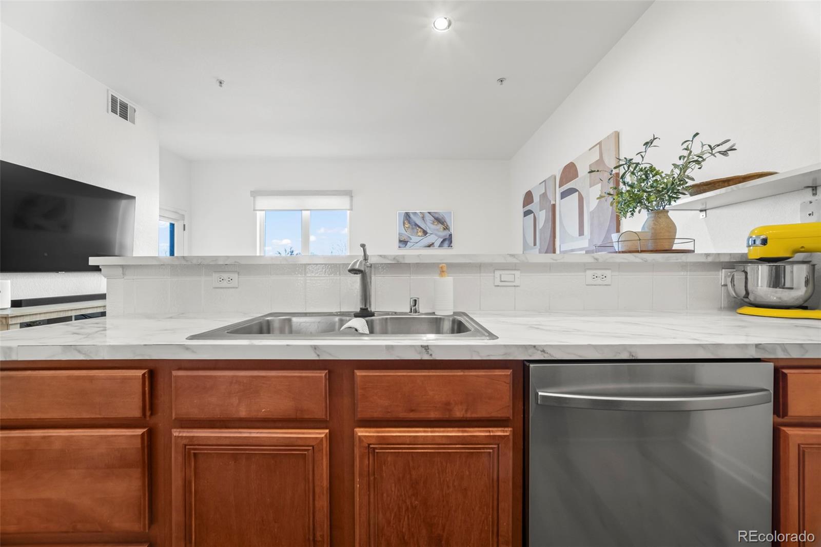 MLS Image #7 for 15475  andrews drive,denver, Colorado