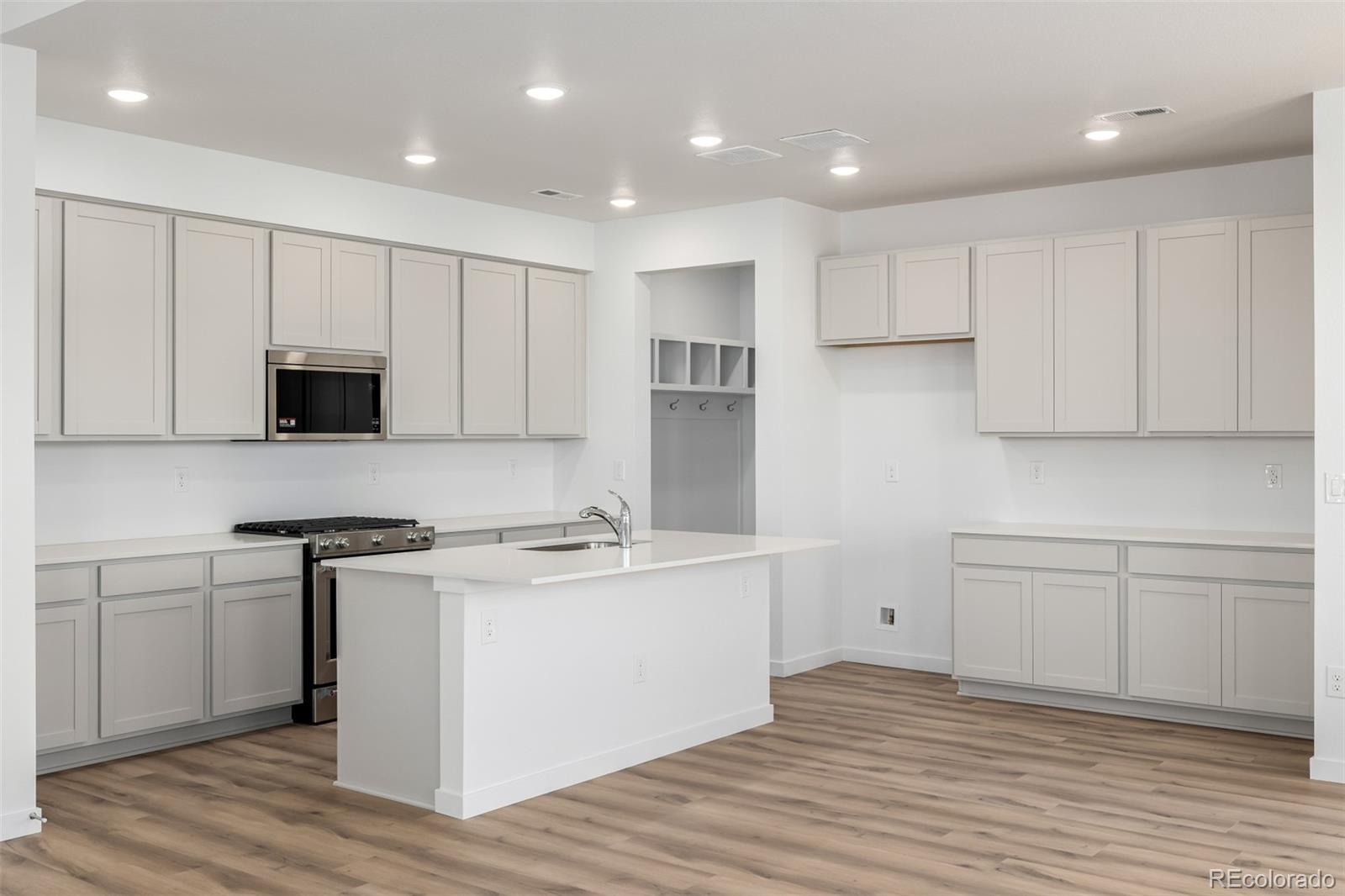 MLS Image #12 for 2632 e 103rd avenue,thornton, Colorado