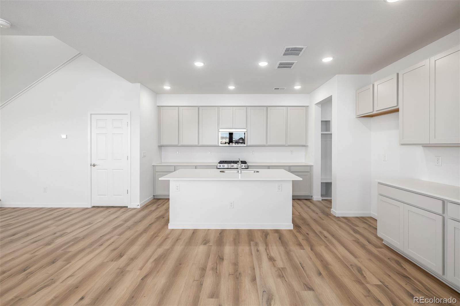 MLS Image #13 for 2632 e 103rd avenue,thornton, Colorado