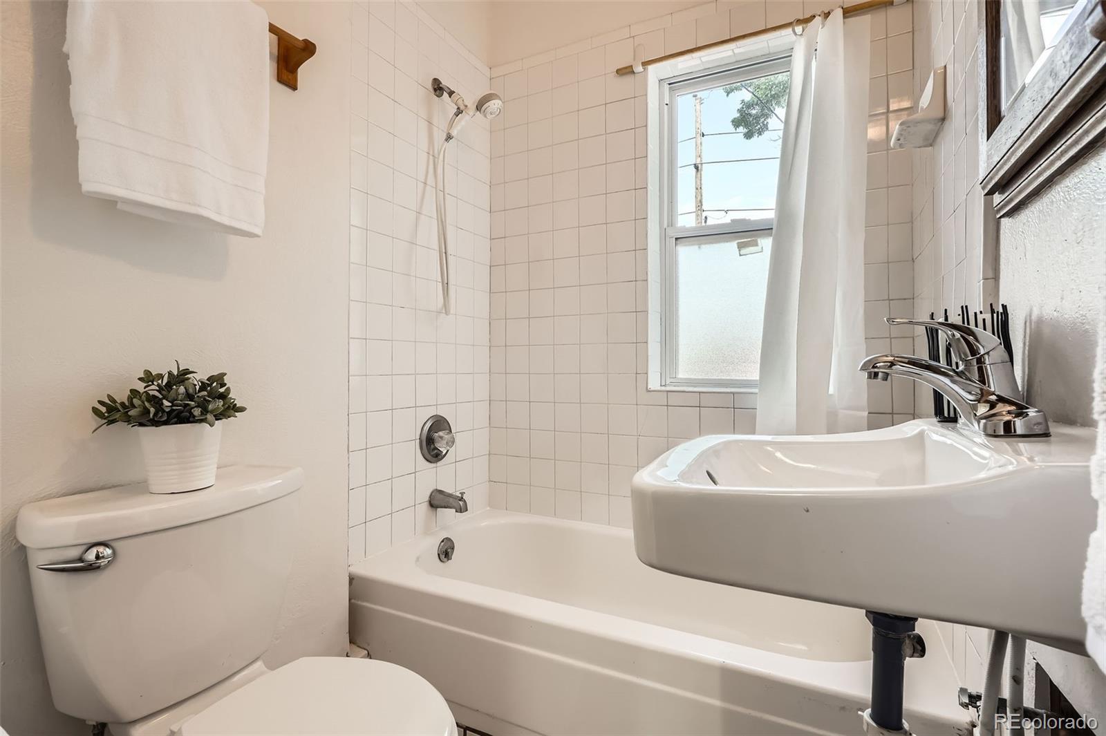 MLS Image #17 for 827 s sherman street,denver, Colorado