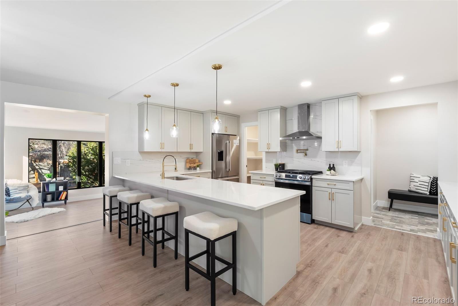 MLS Image #10 for 3831 s hillcrest drive,denver, Colorado