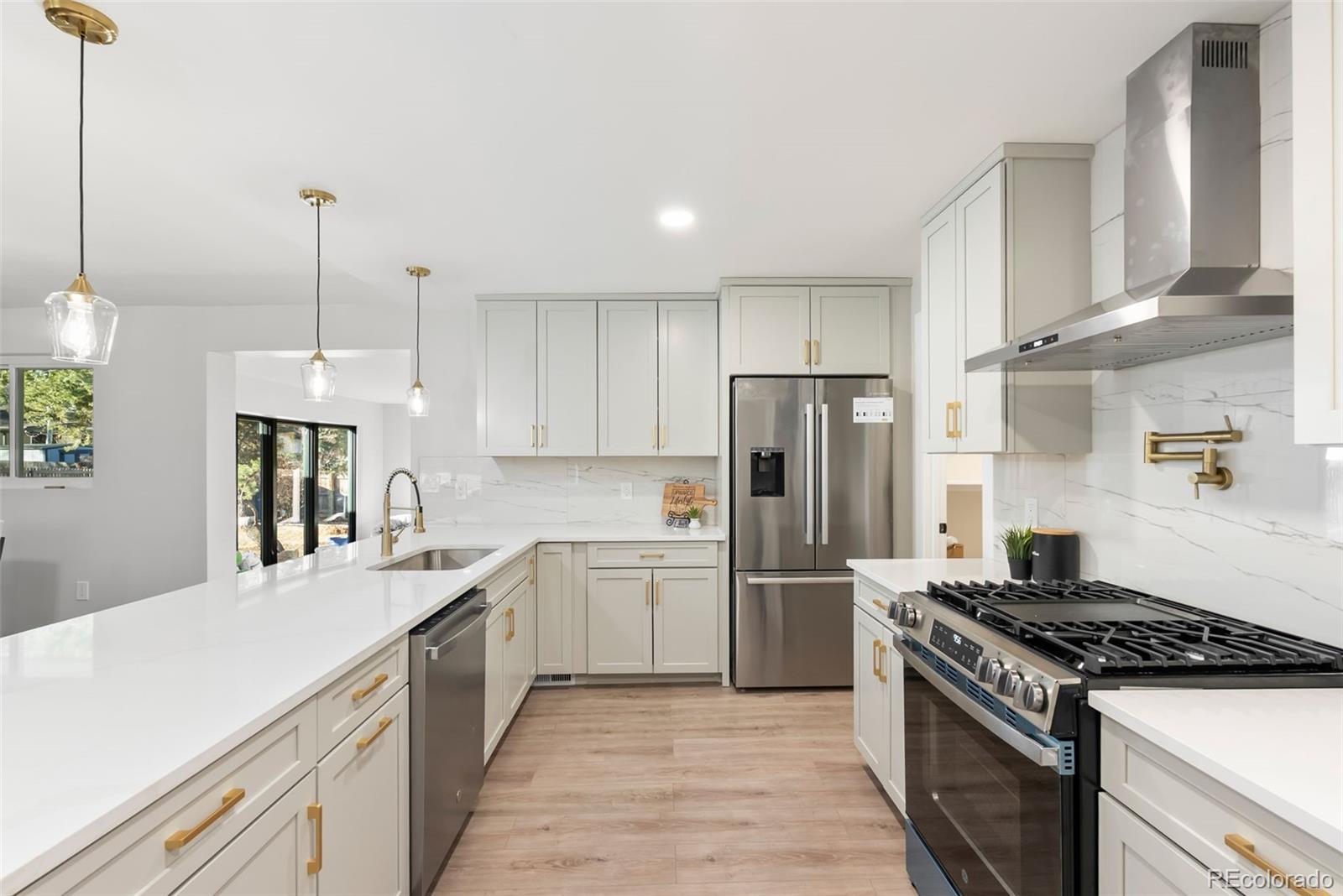 MLS Image #11 for 3831 s hillcrest drive,denver, Colorado