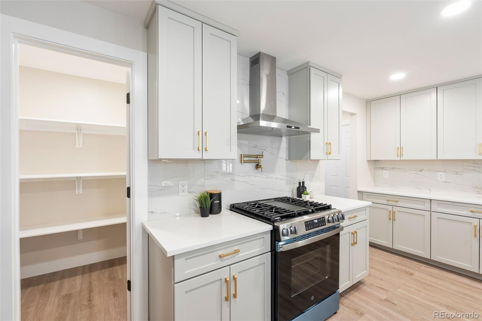 MLS Image #16 for 3831 s hillcrest drive,denver, Colorado