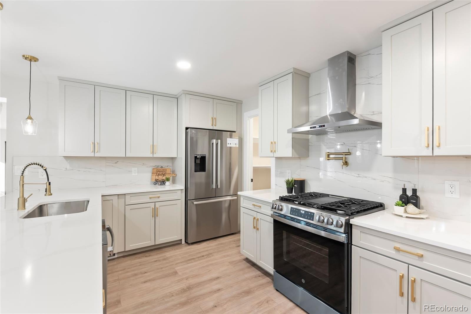 MLS Image #17 for 3831 s hillcrest drive,denver, Colorado