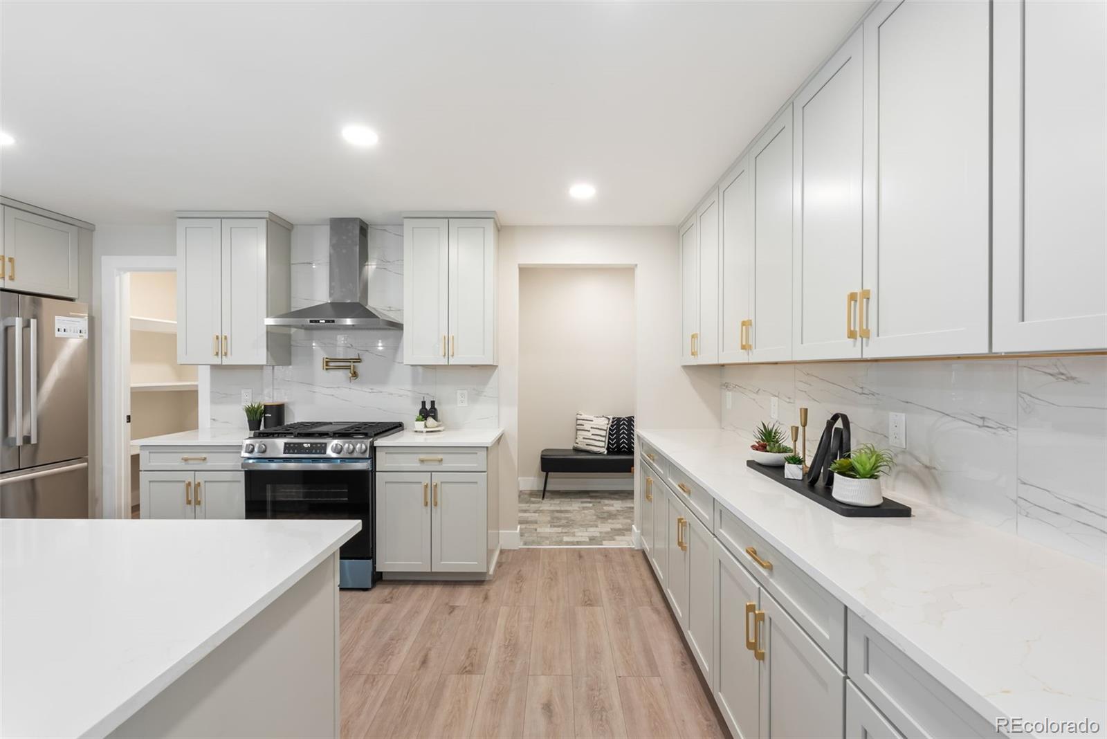 MLS Image #18 for 3831 s hillcrest drive,denver, Colorado