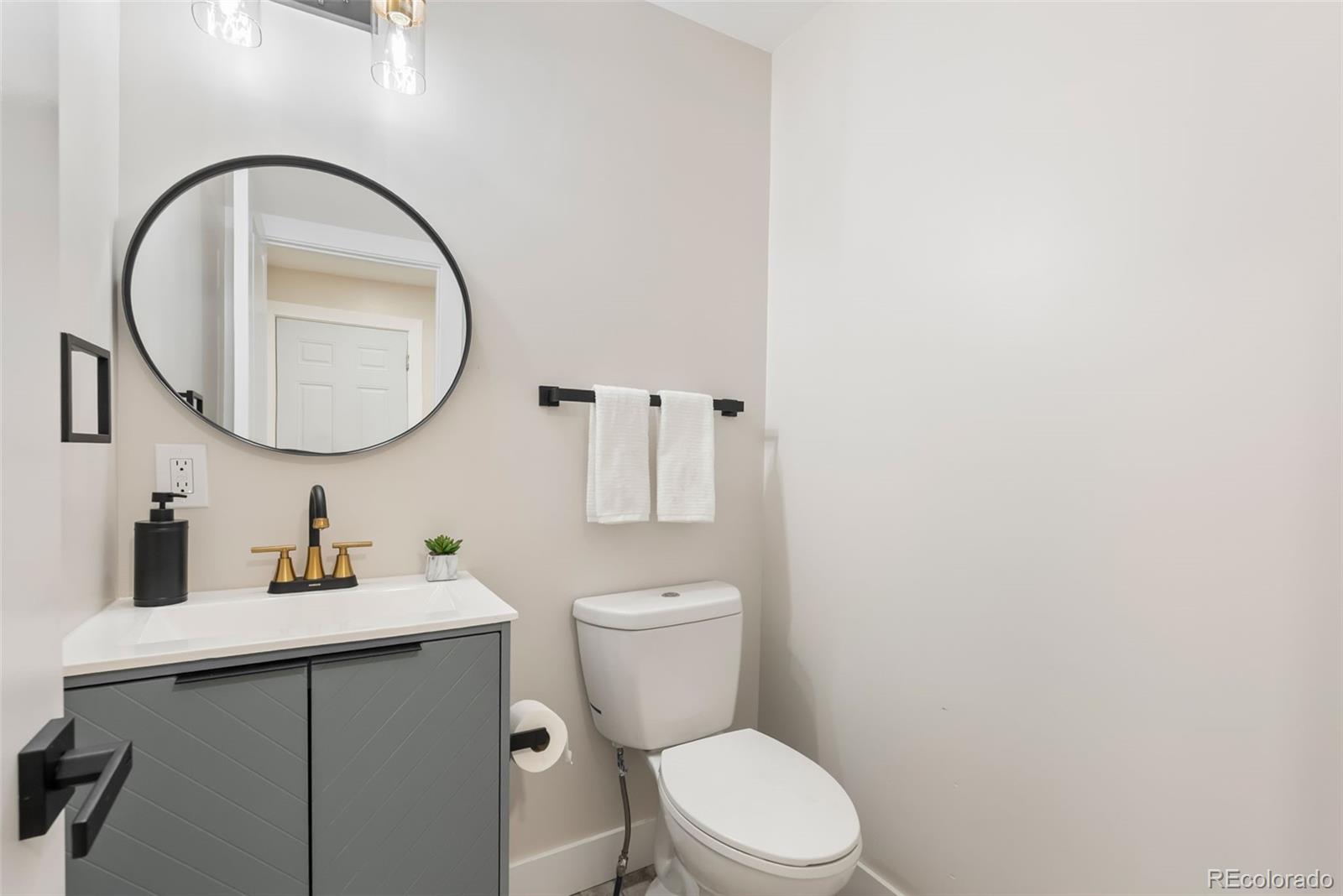 MLS Image #19 for 3831 s hillcrest drive,denver, Colorado
