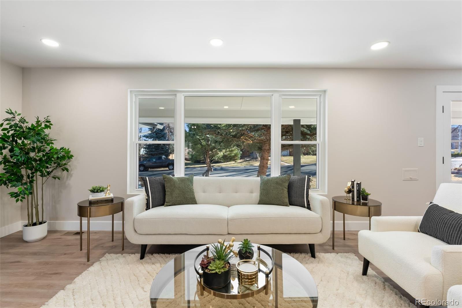 MLS Image #5 for 3831 s hillcrest drive,denver, Colorado