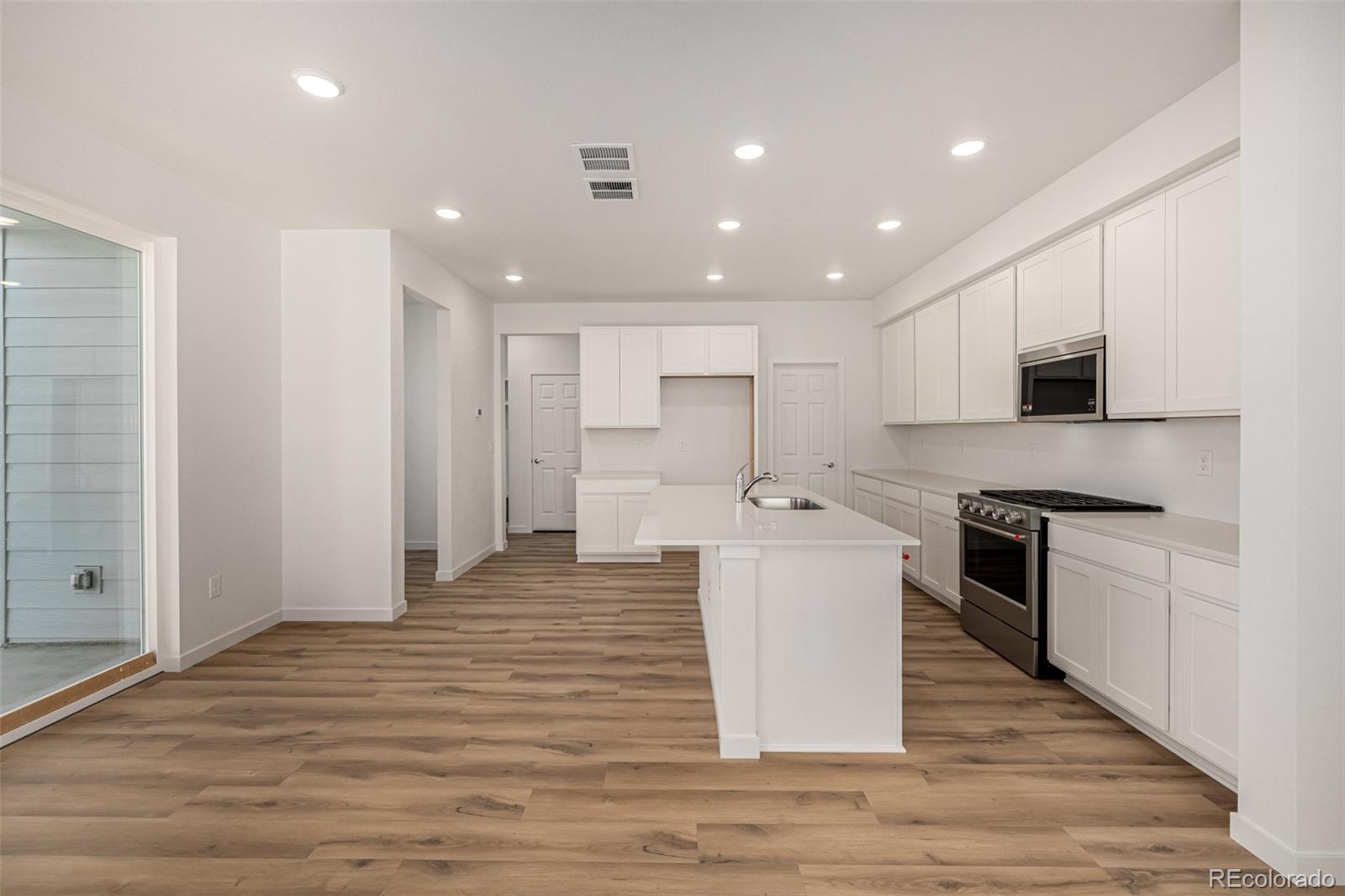 MLS Image #12 for 2631 e 102nd place,thornton, Colorado