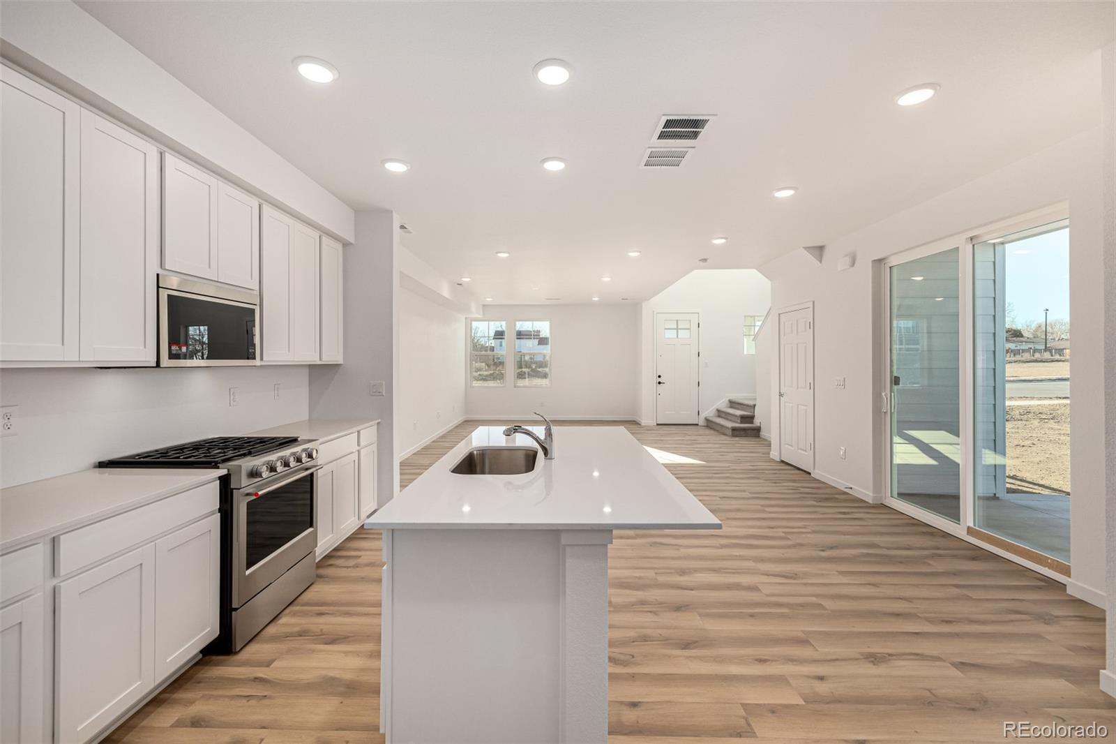 MLS Image #15 for 2631 e 102nd place,thornton, Colorado