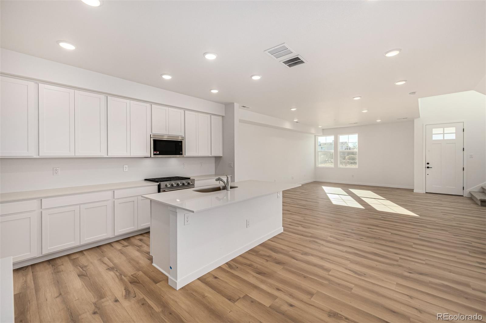 MLS Image #16 for 2631 e 102nd place,thornton, Colorado