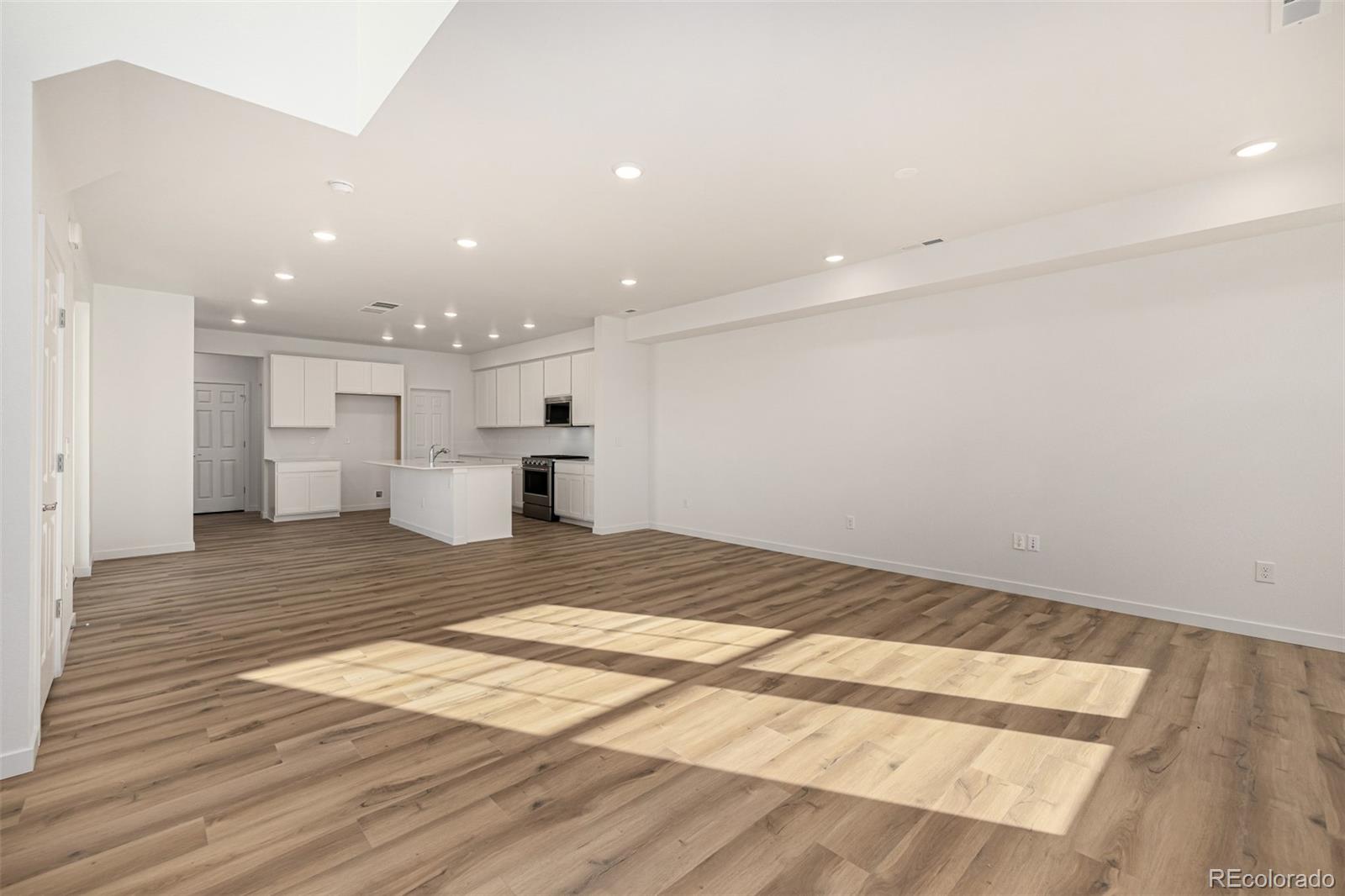 MLS Image #3 for 2631 e 102nd place,thornton, Colorado