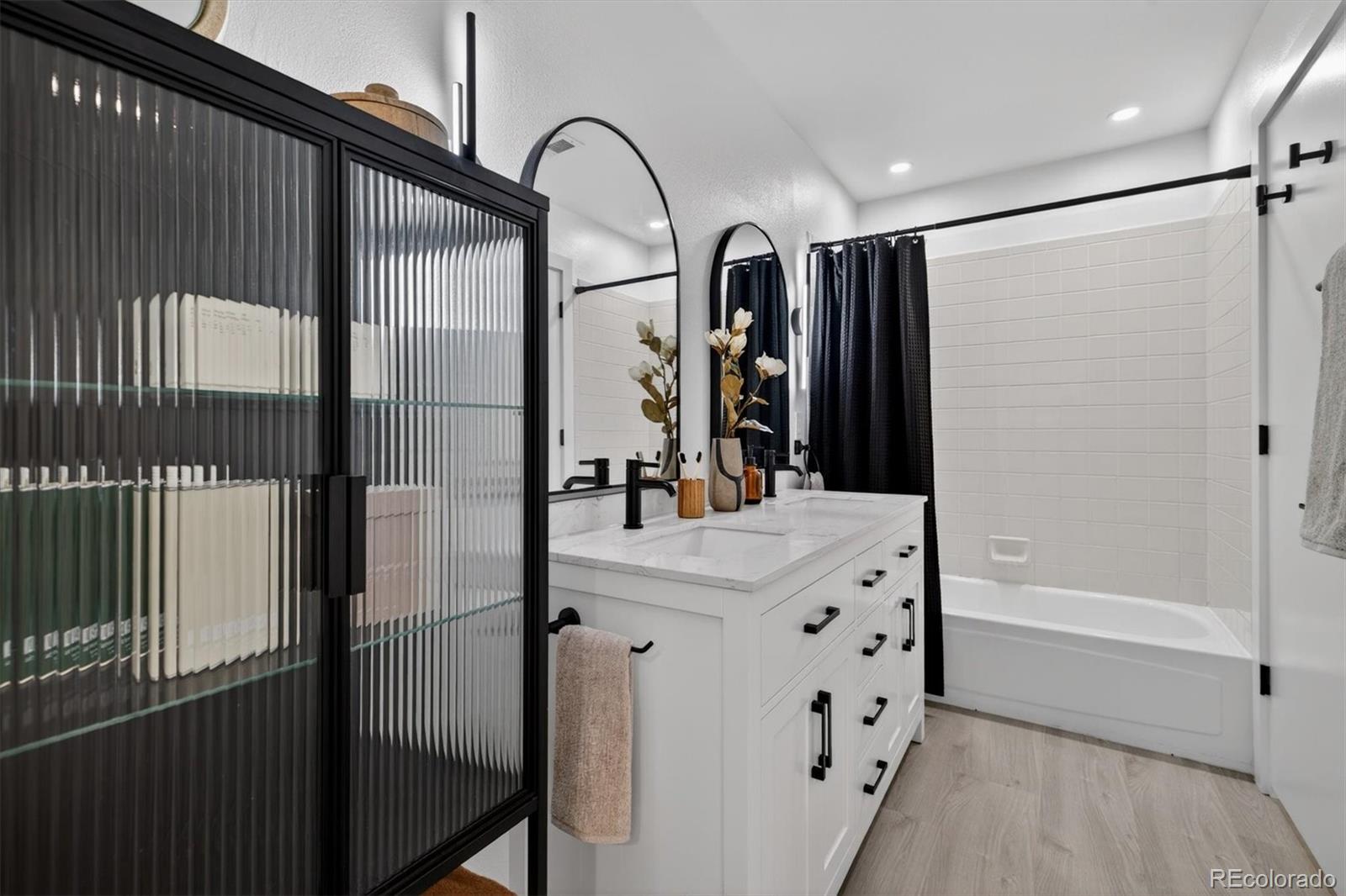 MLS Image #15 for 170 s jackson street 205,denver, Colorado