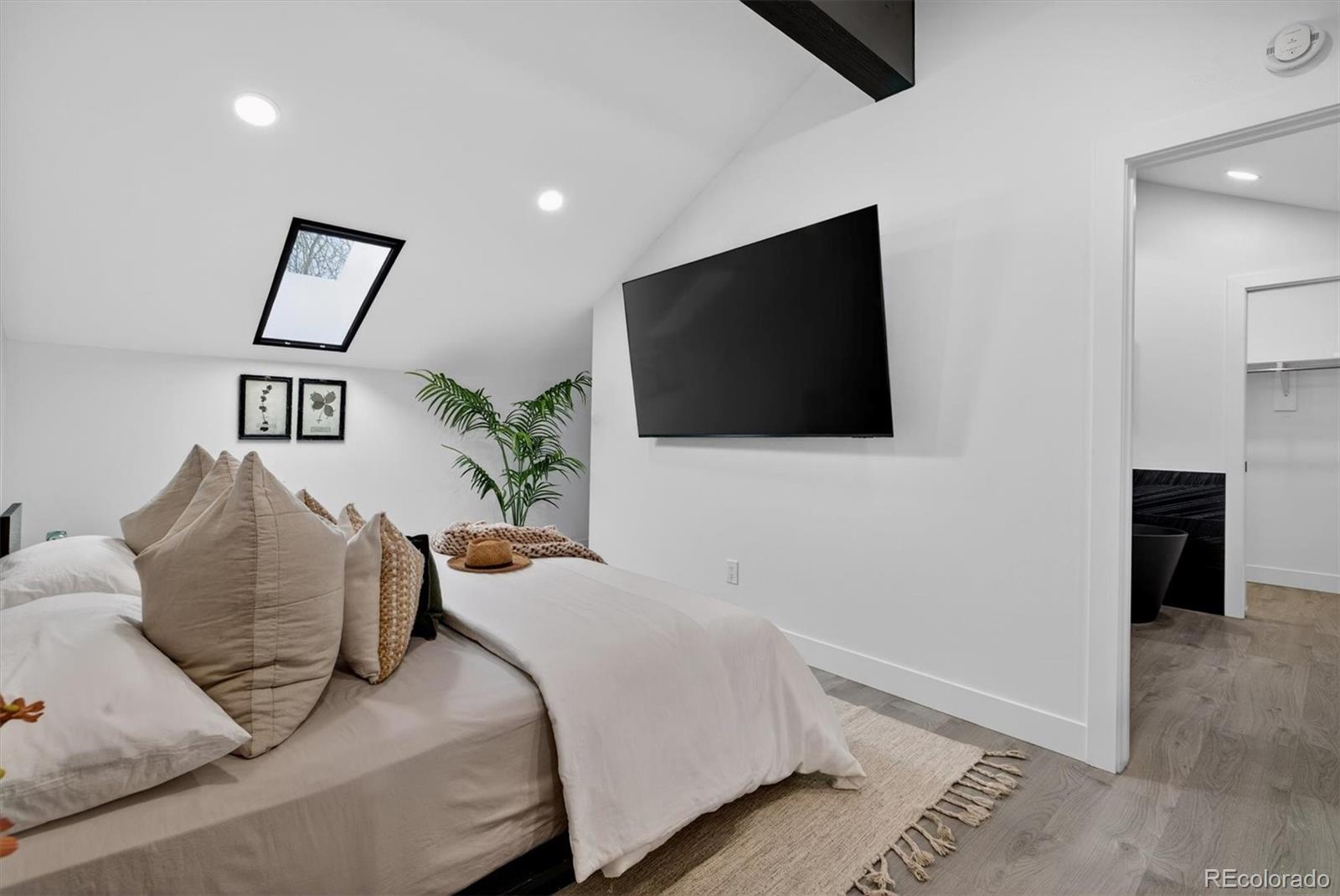 MLS Image #18 for 170 s jackson street 205,denver, Colorado