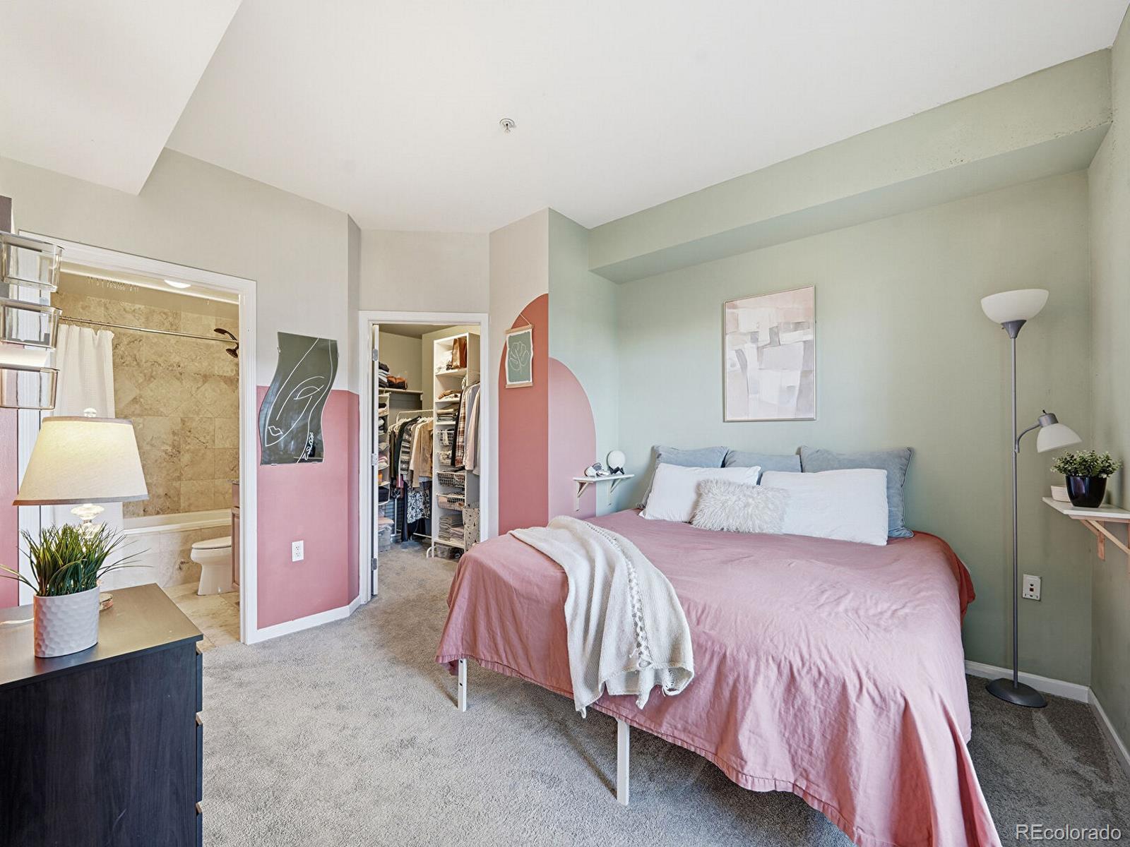 MLS Image #10 for 925 n lincoln street,denver, Colorado