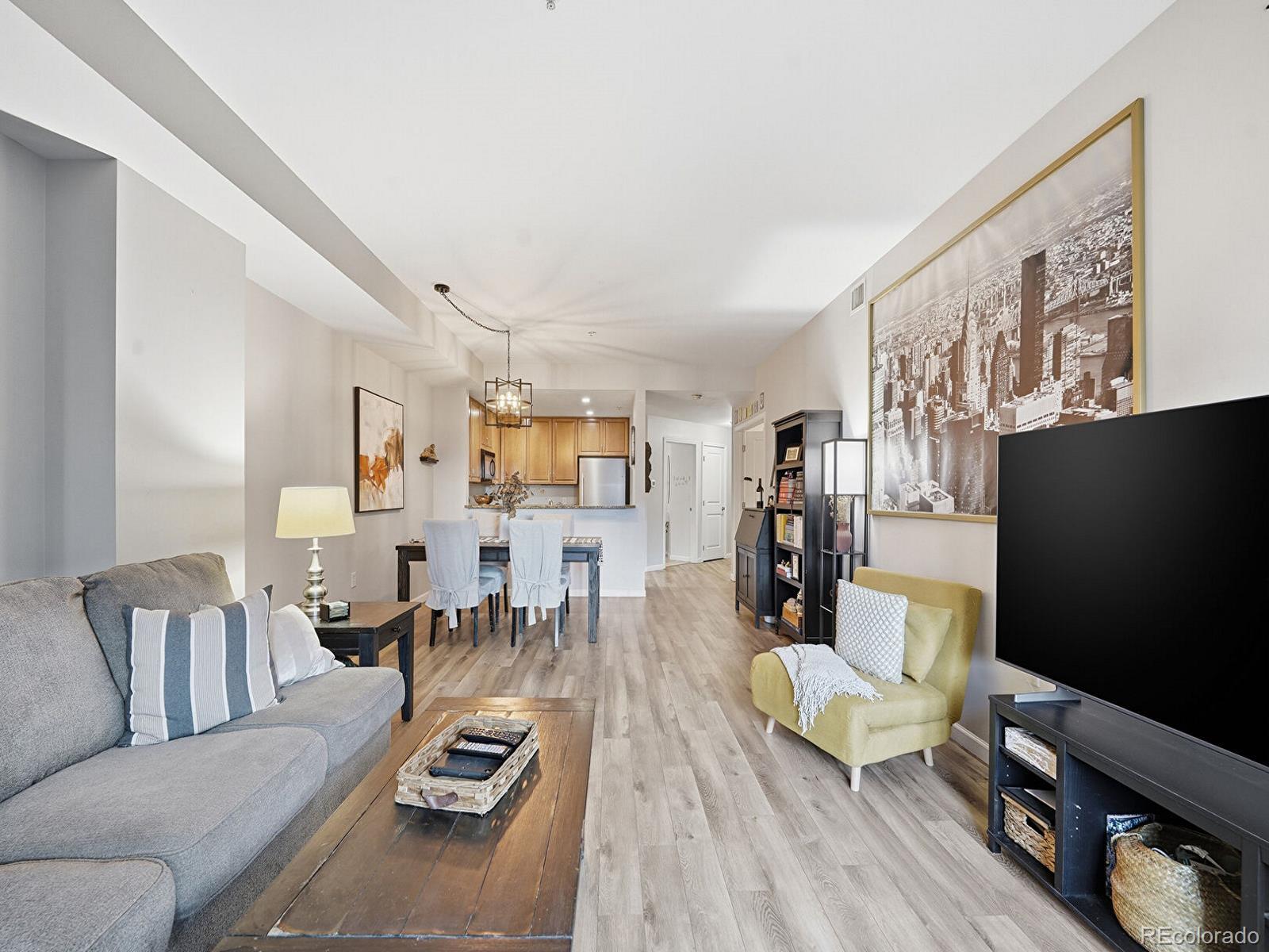 MLS Image #2 for 925 n lincoln street,denver, Colorado