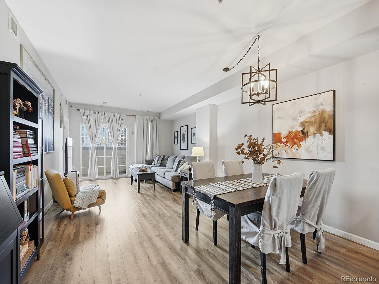MLS Image #3 for 925 n lincoln street,denver, Colorado