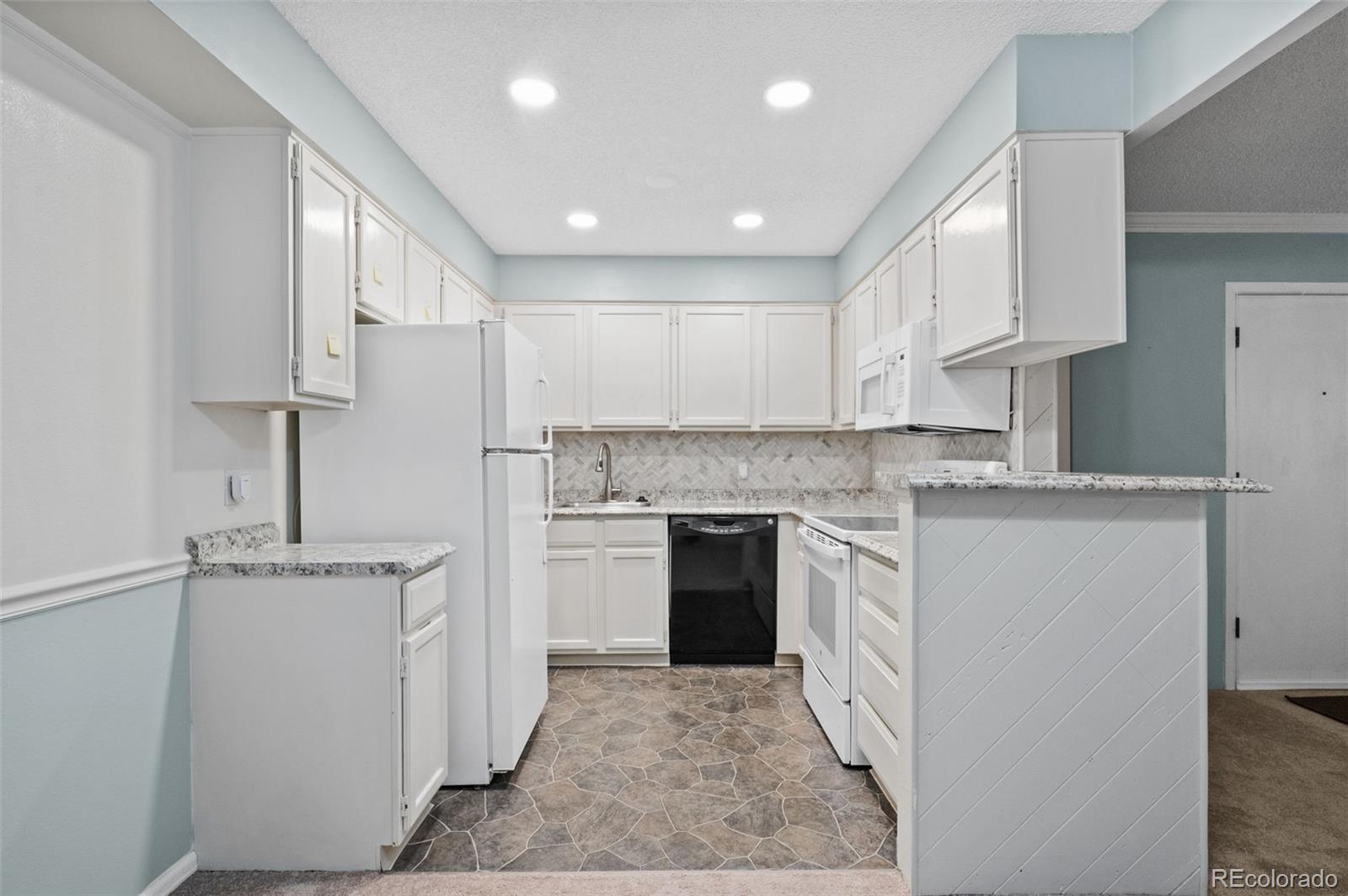MLS Image #7 for 3330 s ammons street,lakewood, Colorado