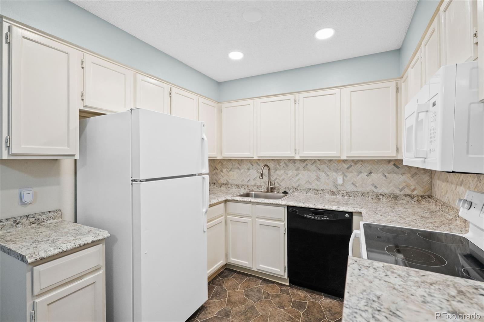 MLS Image #8 for 3330 s ammons street,lakewood, Colorado