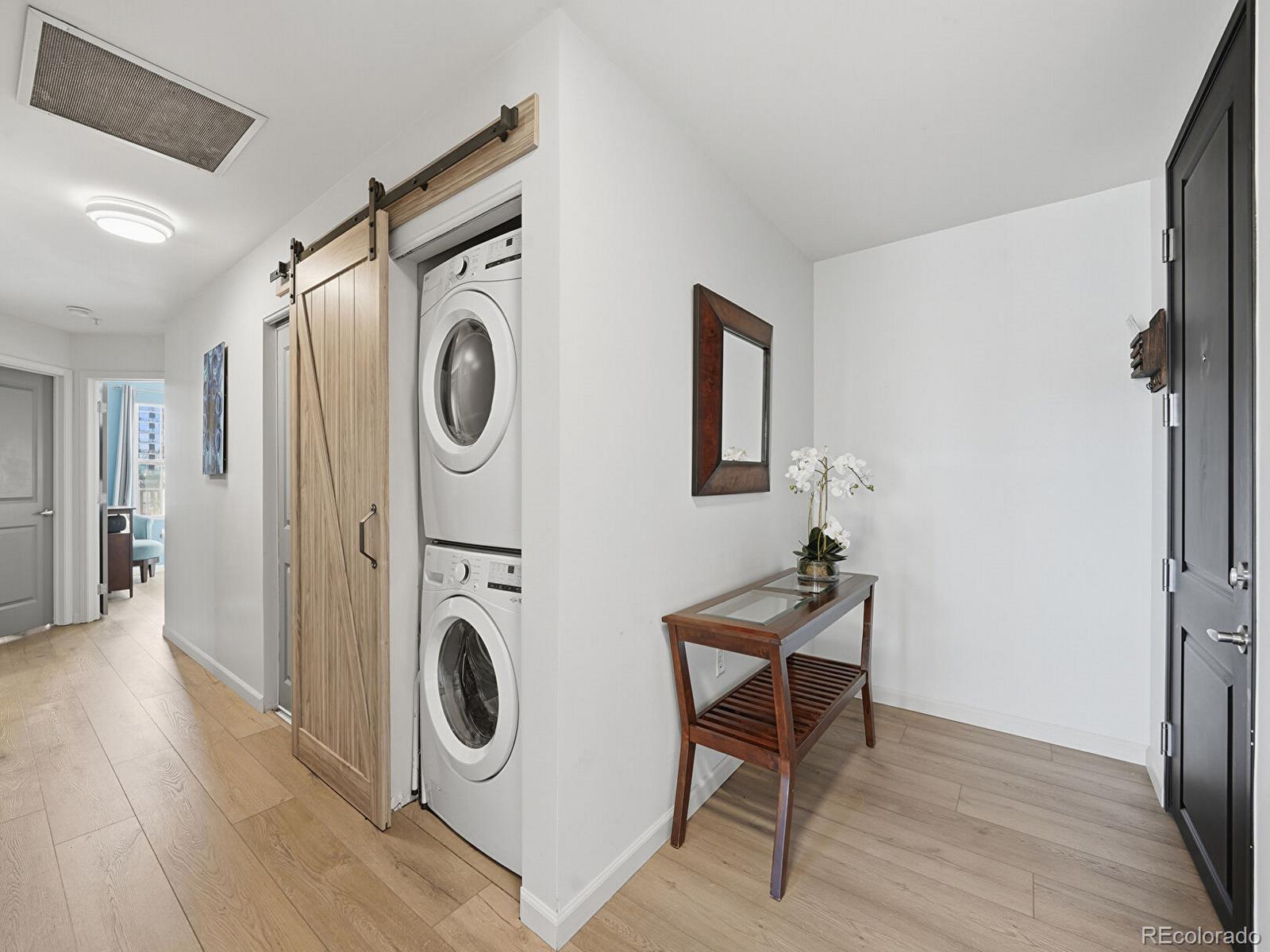 MLS Image #12 for 925 n lincoln street,denver, Colorado