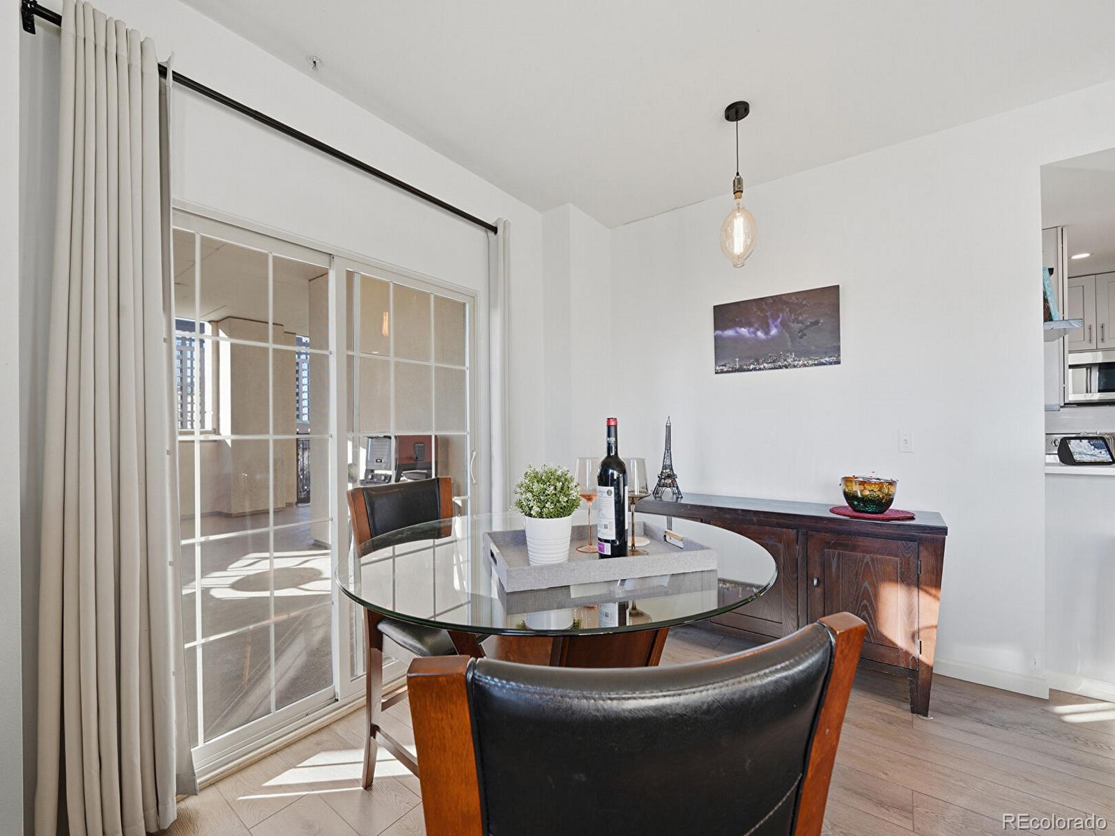 MLS Image #2 for 925 n lincoln street,denver, Colorado