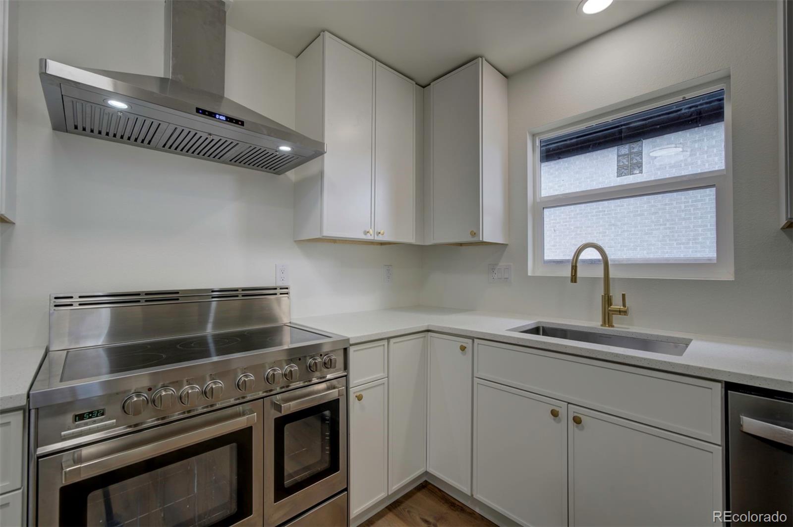 MLS Image #10 for 1815 s monroe street,denver, Colorado