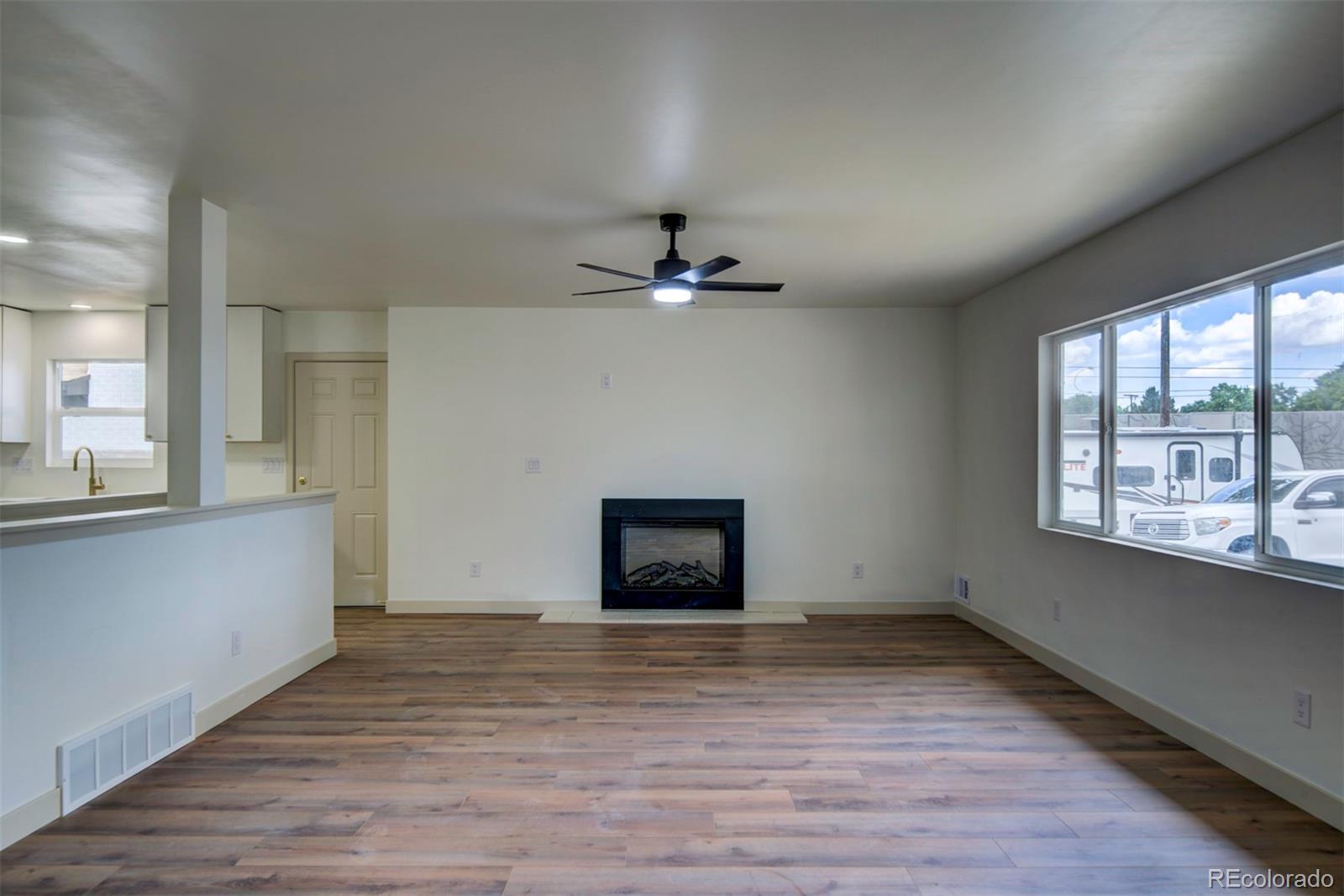MLS Image #5 for 1815 s monroe street,denver, Colorado