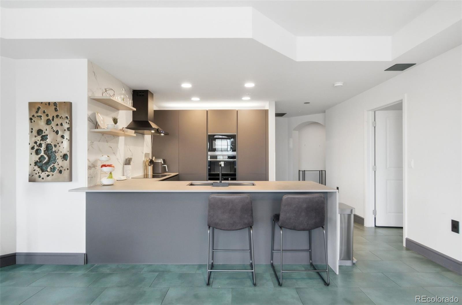 MLS Image #11 for 975 n lincoln street 6g-n,denver, Colorado