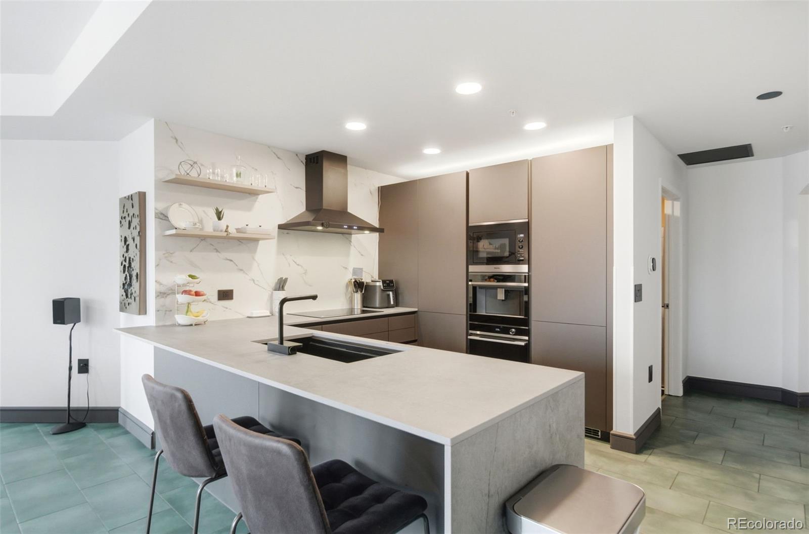 MLS Image #7 for 975 n lincoln street 6g-n,denver, Colorado