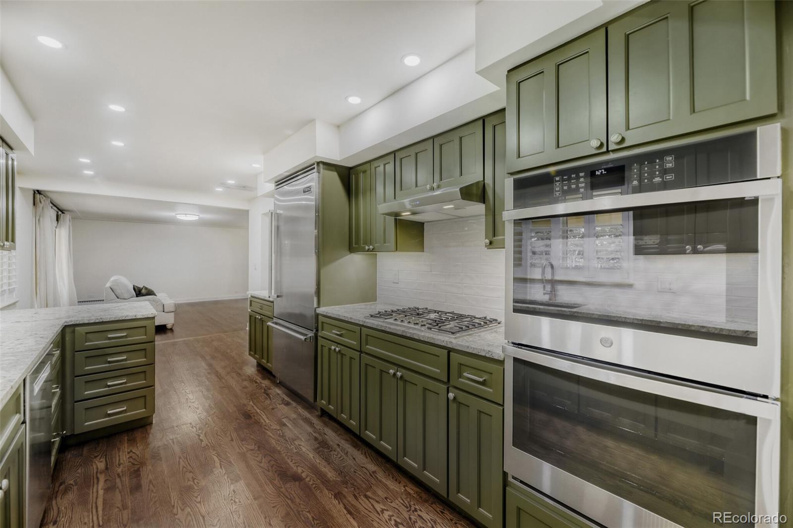 MLS Image #11 for 3843 s elm street,denver, Colorado