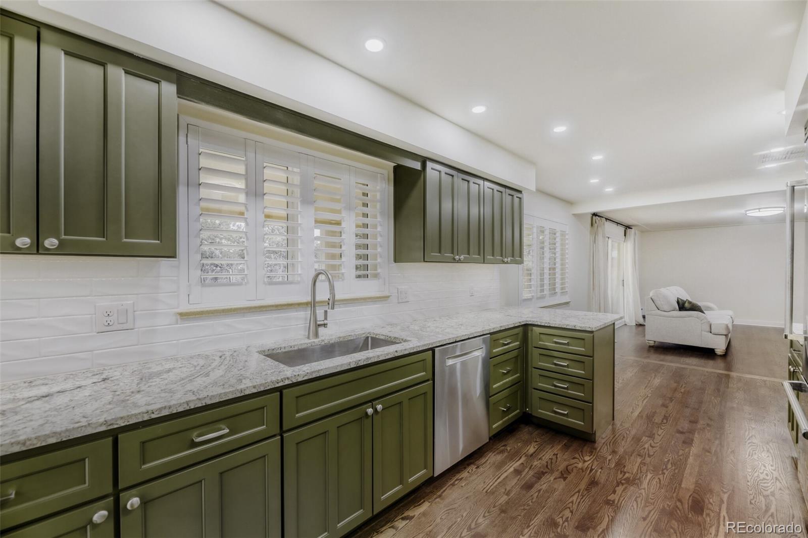 MLS Image #12 for 3843 s elm street,denver, Colorado