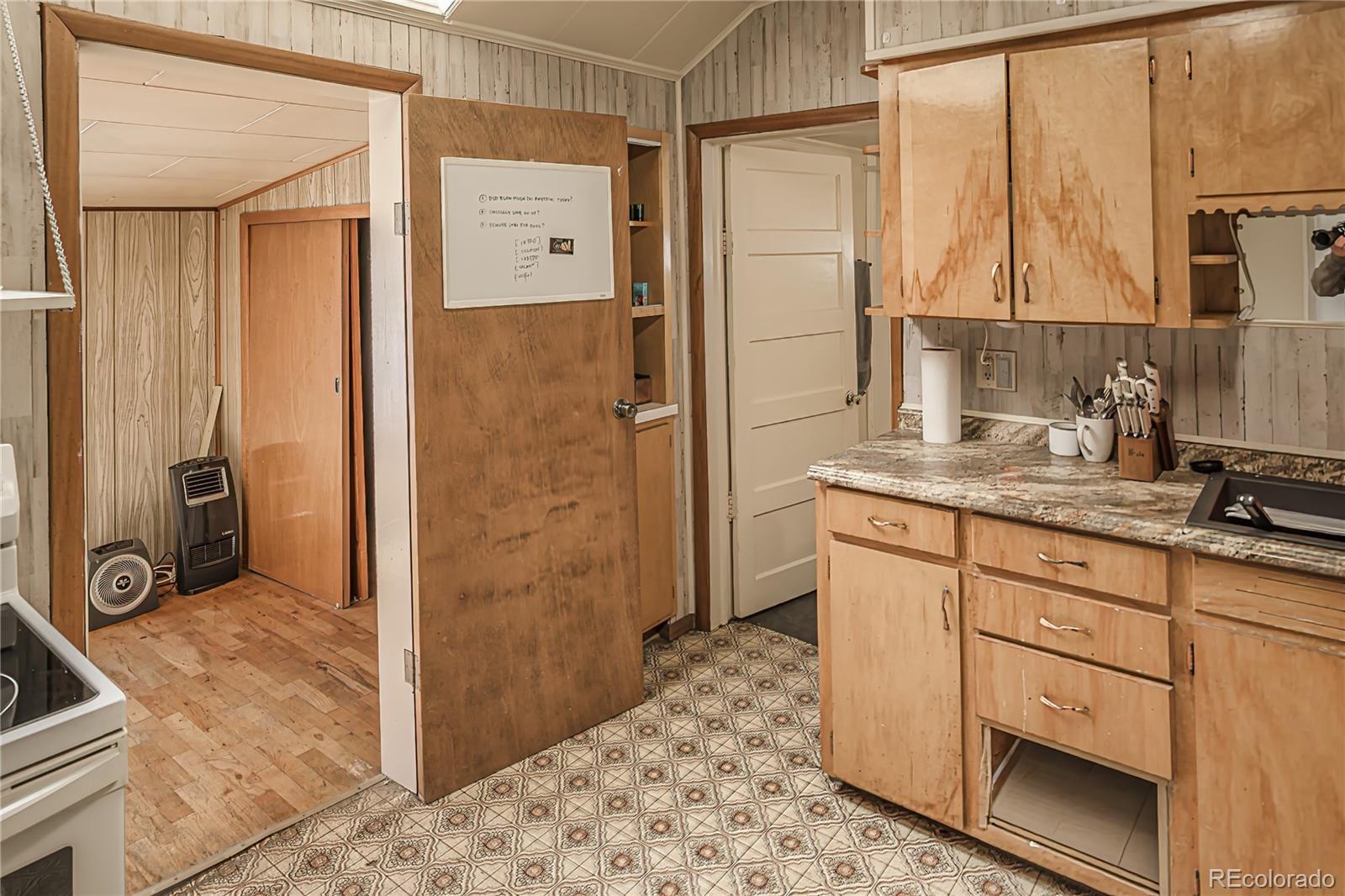 MLS Image #10 for 8631  pinon street,trinidad, Colorado