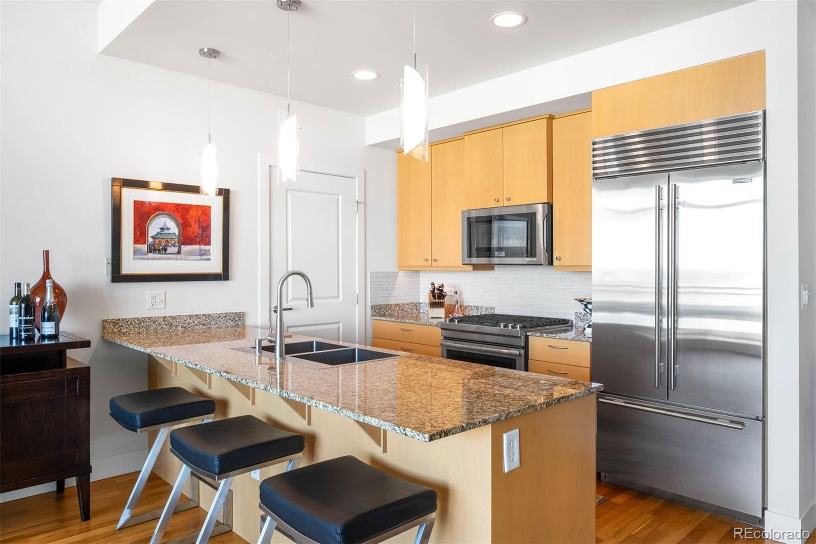 MLS Image #10 for 2001  lincoln street 1723,denver, Colorado