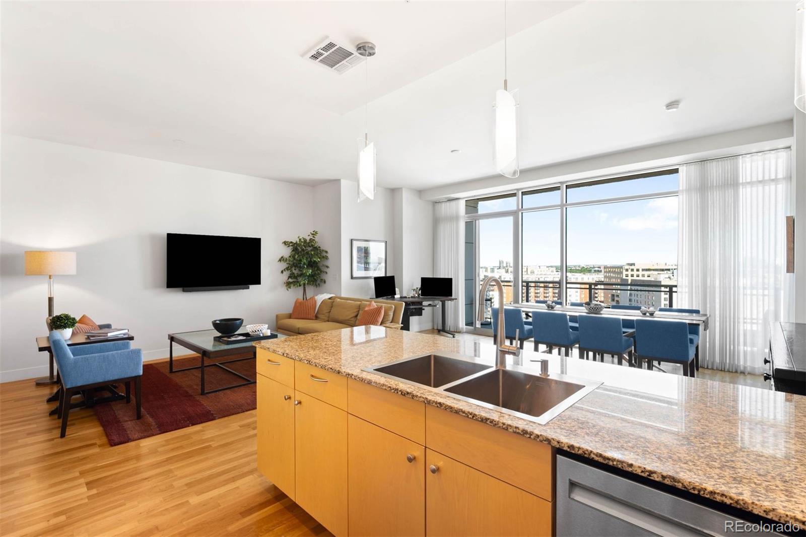 MLS Image #11 for 2001  lincoln street 1723,denver, Colorado