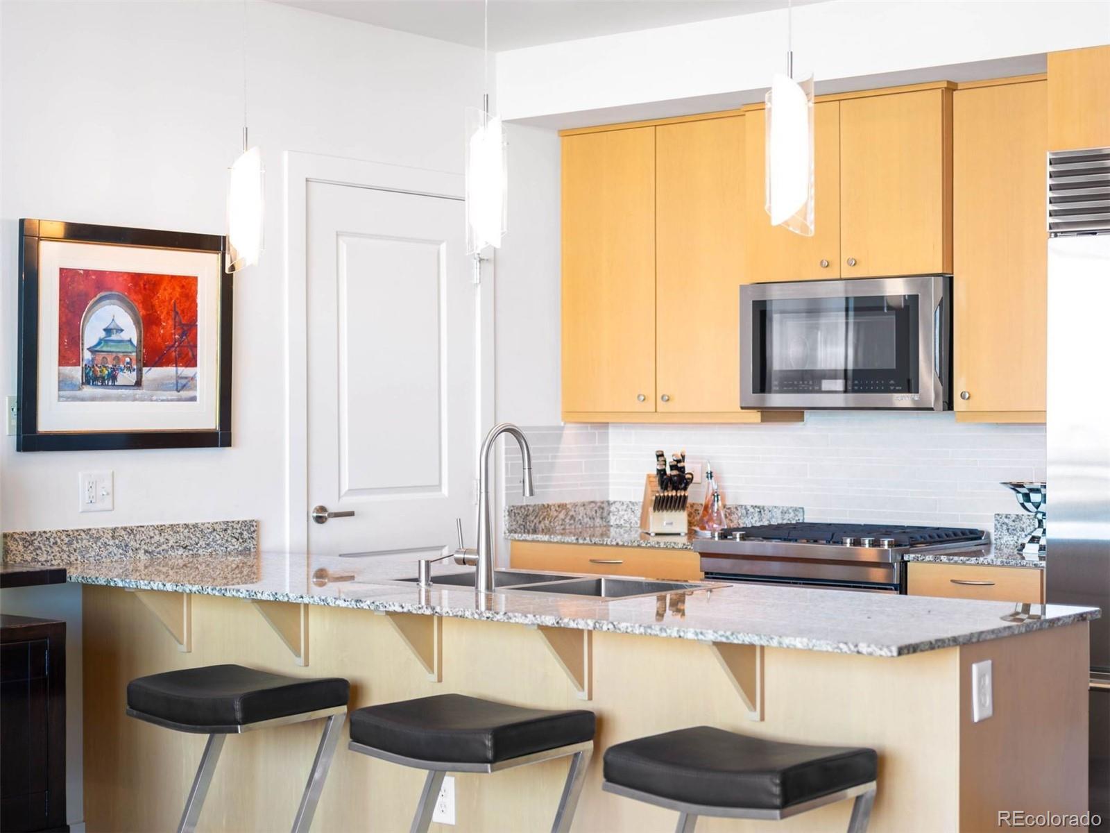 MLS Image #15 for 2001  lincoln street 1723,denver, Colorado