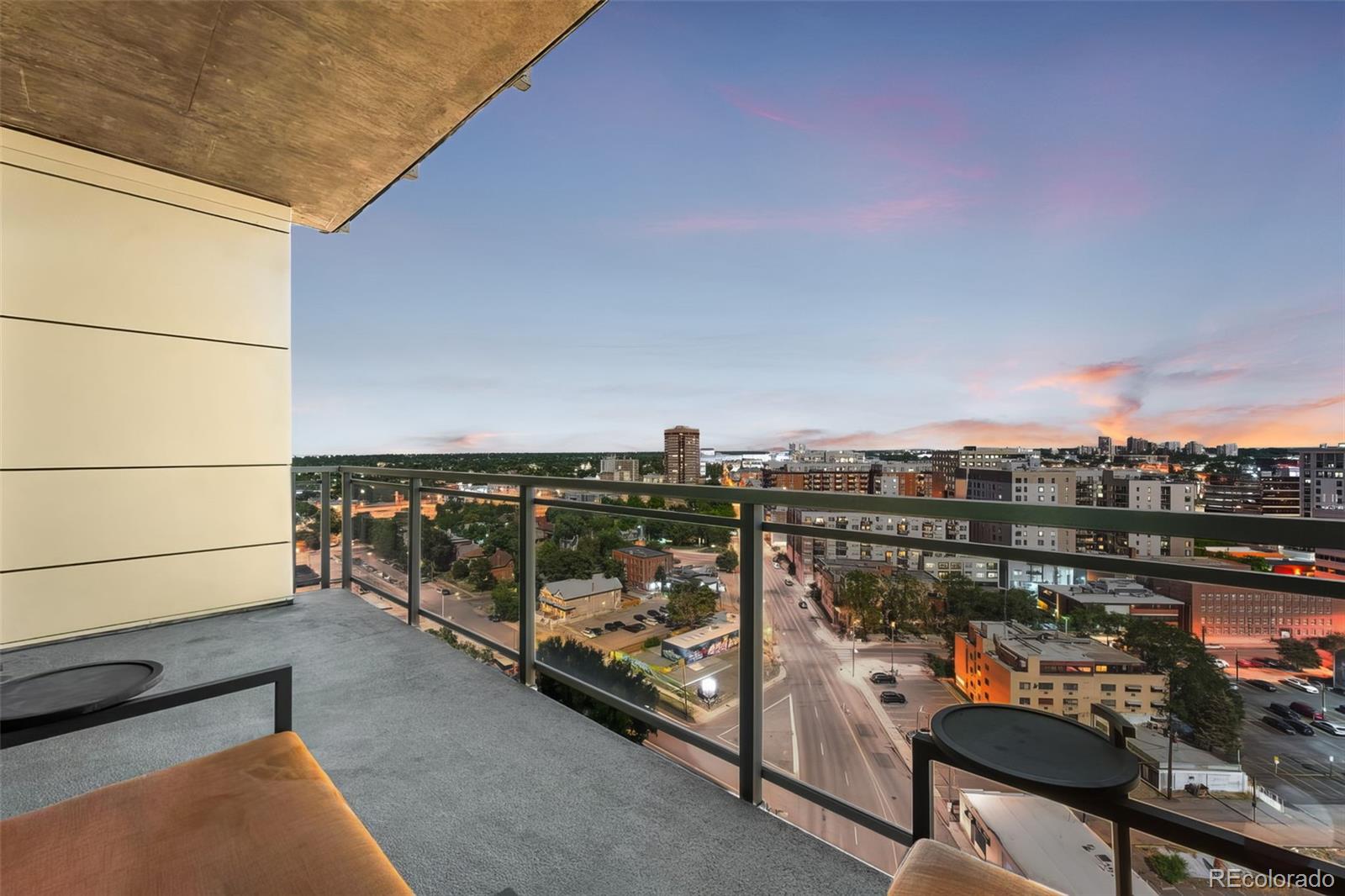MLS Image #2 for 2001  lincoln street 1723,denver, Colorado