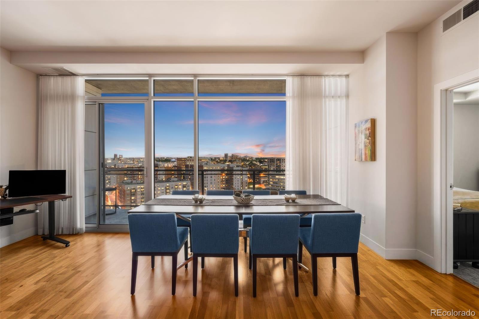 MLS Image #7 for 2001  lincoln street 1723,denver, Colorado