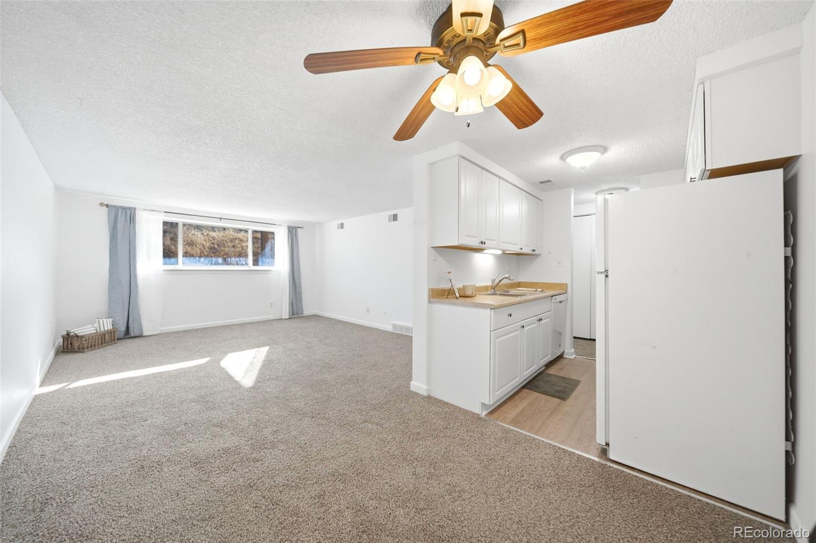 MLS Image #6 for 190 e highline circle,centennial, Colorado