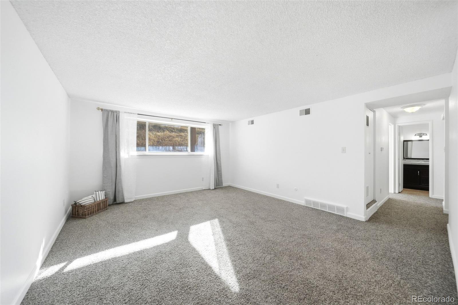 MLS Image #7 for 190 e highline circle,centennial, Colorado