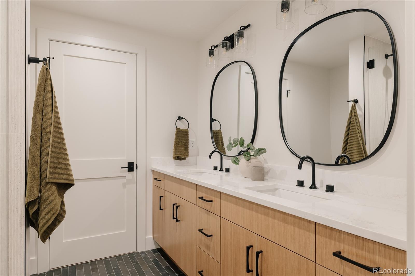 MLS Image #44 for 295  kearney ,denver, Colorado