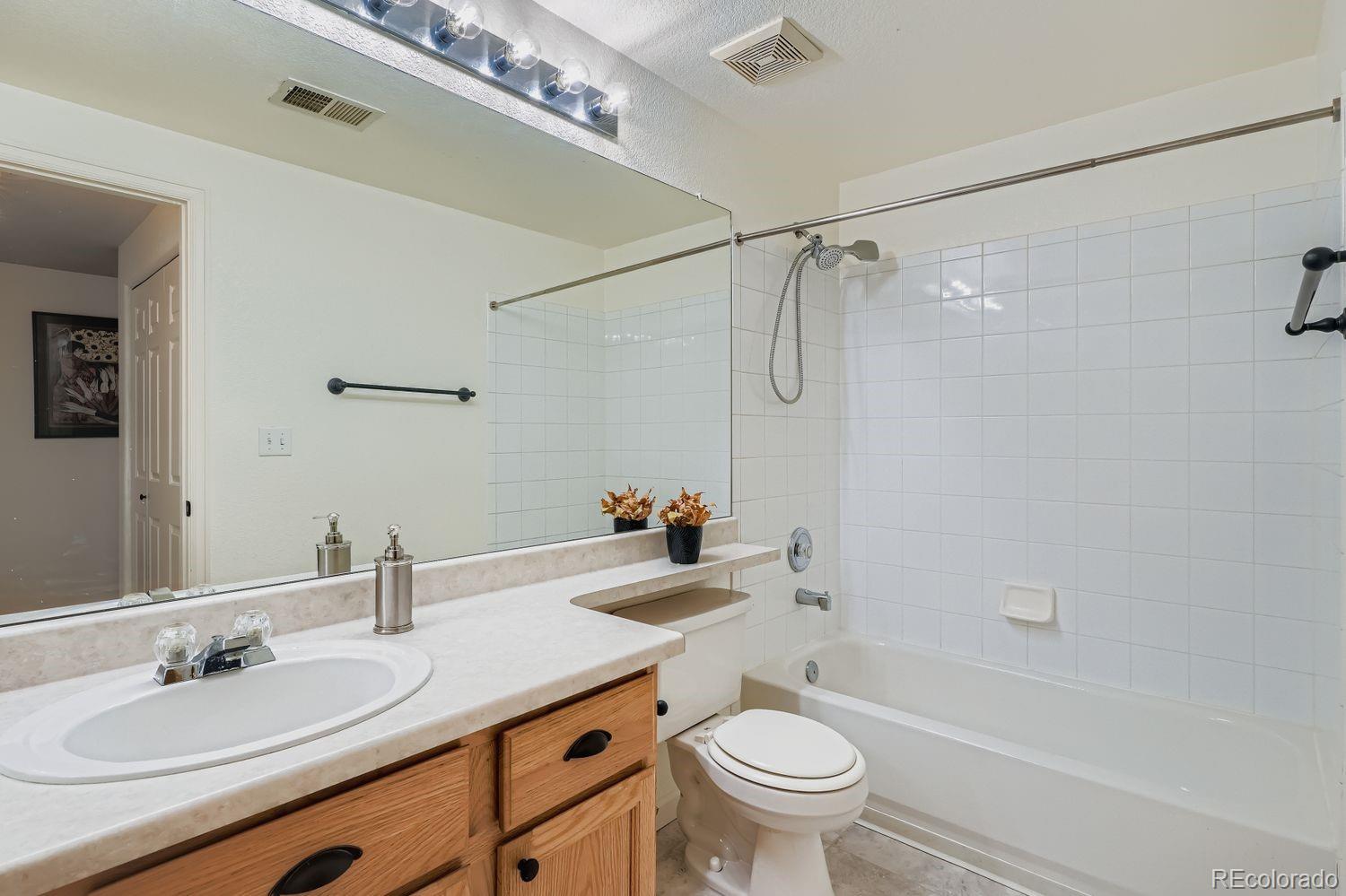 MLS Image #13 for 1143 s alton street,denver, Colorado