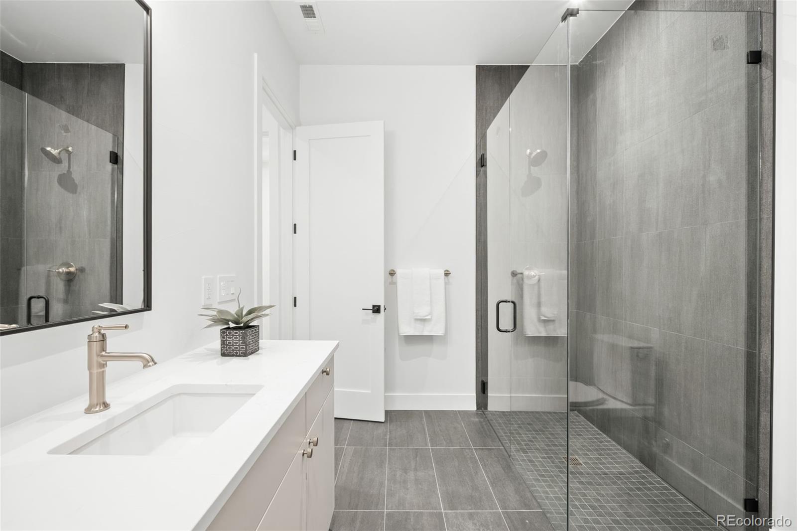 MLS Image #32 for 3255 s clermont street,denver, Colorado