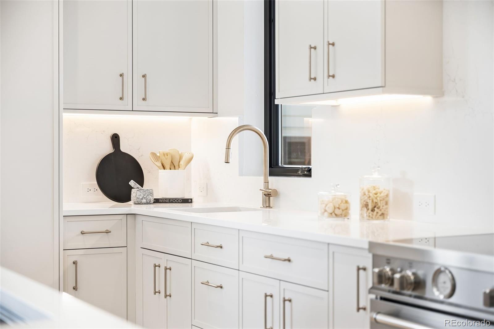 MLS Image #33 for 3255 s clermont street,denver, Colorado