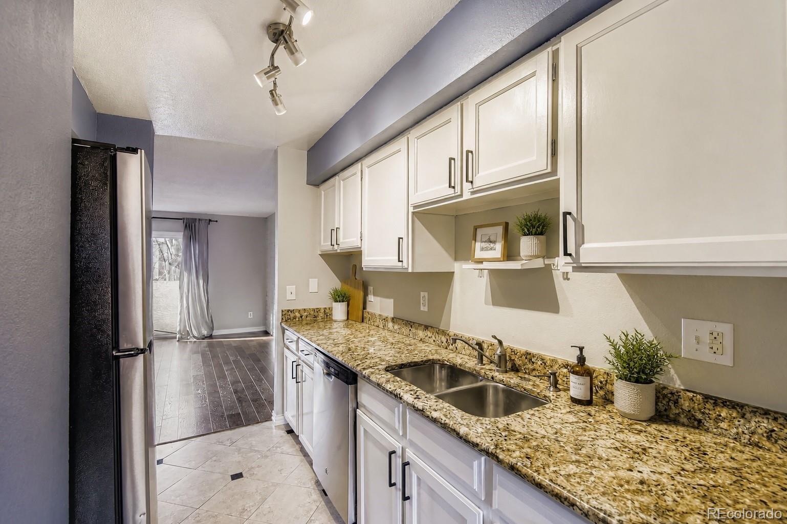 MLS Image #3 for 1060 s parker road,denver, Colorado